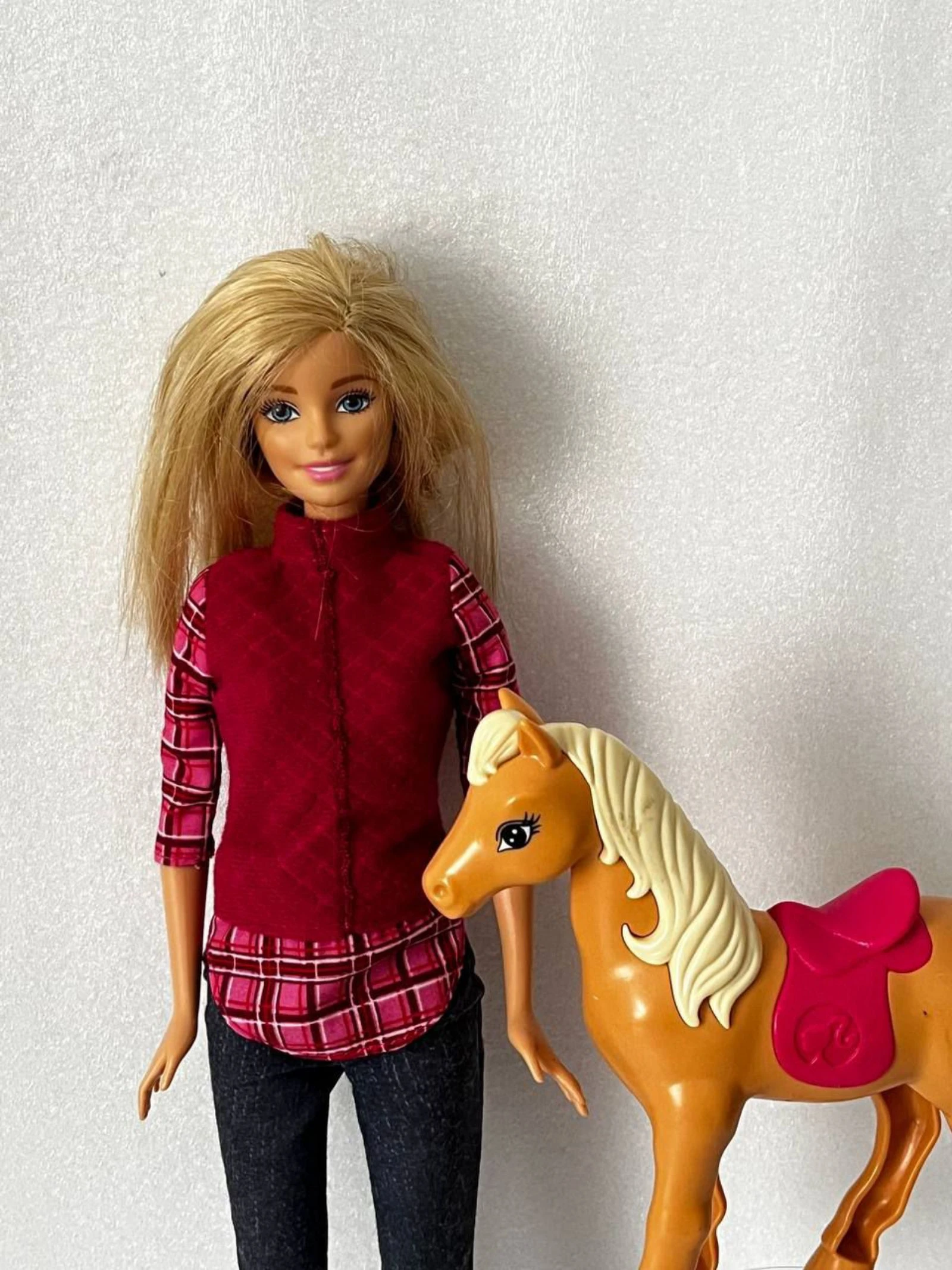 Barbie granjera y caballo 
